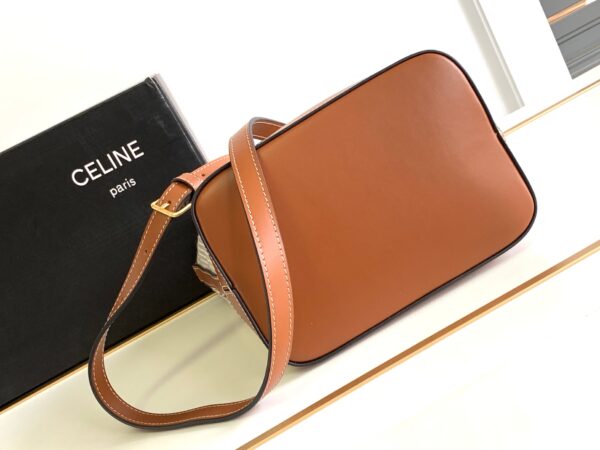 CELINE SMALL BUCKET CUIR TRIOMPHE