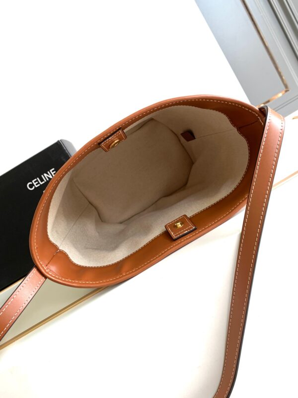 CELINE SMALL BUCKET CUIR TRIOMPHE