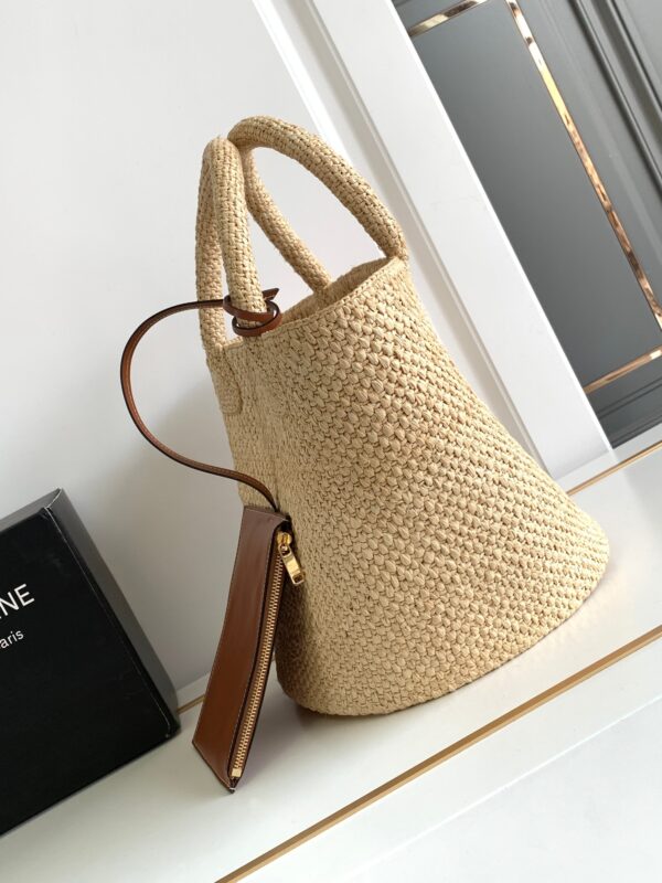 CELINE SUPPLE SMALL TRIOMPHE CELINE CLASSIC PANIER IN RAFFIA AND CALFSKIN