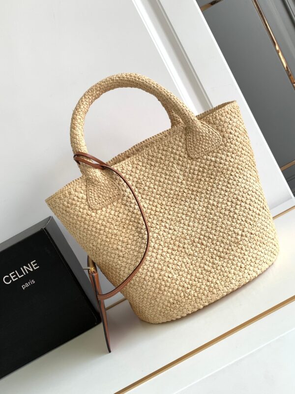 CELINE SUPPLE SMALL TRIOMPHE CELINE CLASSIC PANIER IN RAFFIA AND CALFSKIN