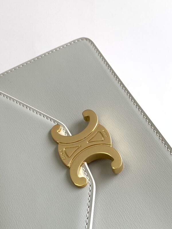 CELINE WALLET ON CHAIN TRIOMPHE