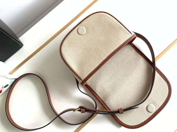 CELINE FOLCO CUIR TRIOMPHE
