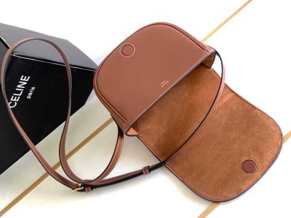 CELINE FOLCO CUIR TRIOMPHE