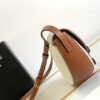 CELINE BESACE CUIR TRIOMPHE