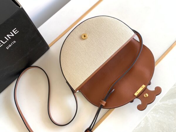 CELINE BESACE CUIR TRIOMPHE