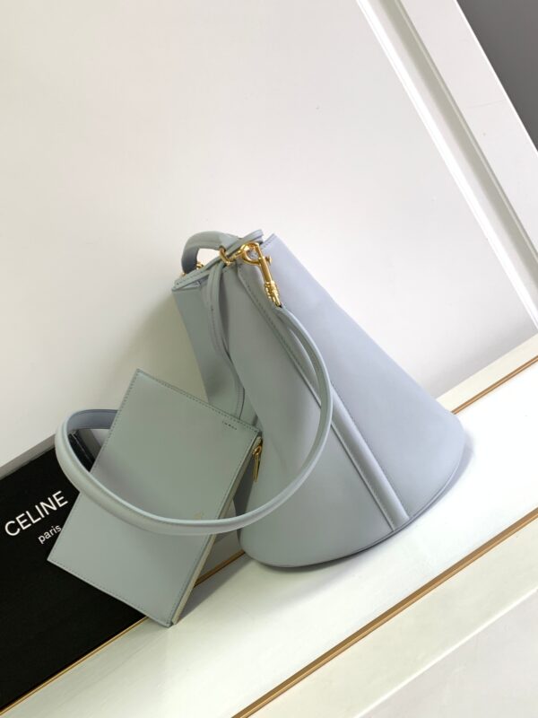 CELINE Bucket 16