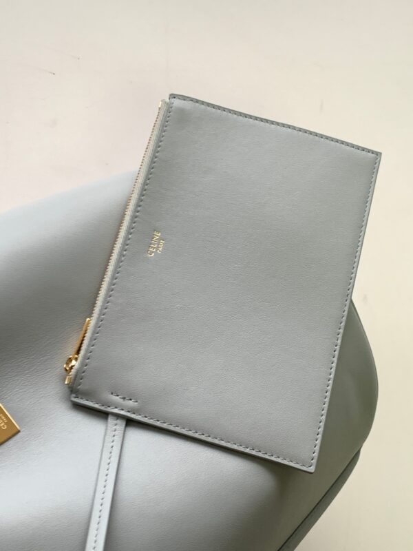 CELINE Bucket 16