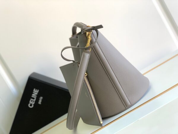 CELINE Bucket 16