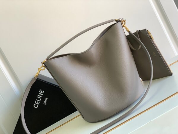CELINE Bucket 16
