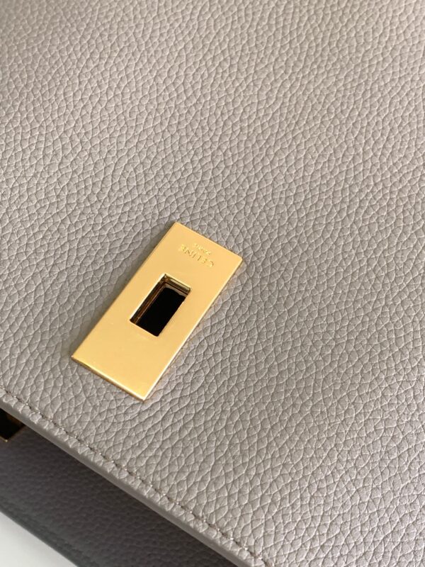 CELINE Bucket 16