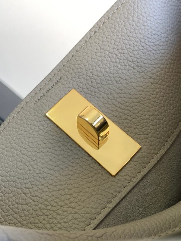 CELINE Bucket 16