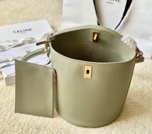 CELINE Bucket 16