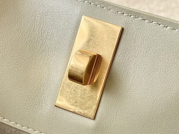 CELINE Bucket 16