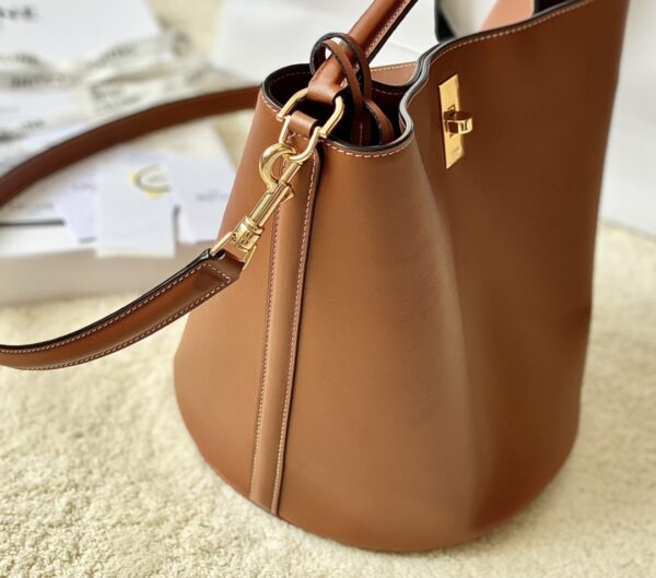 CELINE Bucket 16