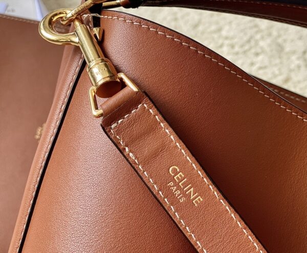 CELINE Bucket 16