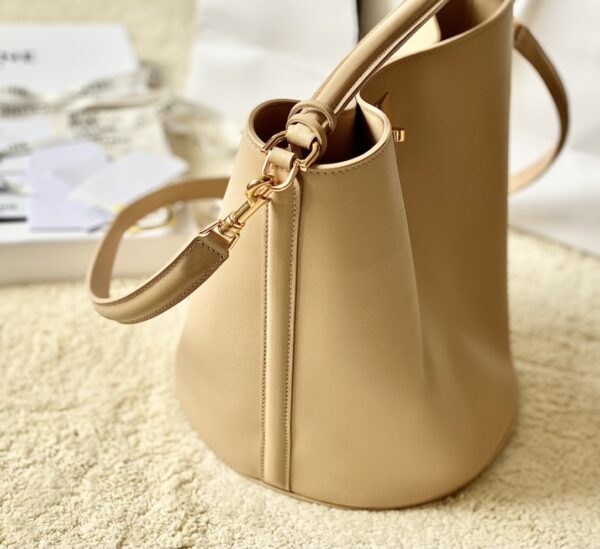 CELINE Bucket 16