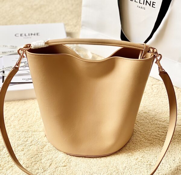 CELINE Bucket 16