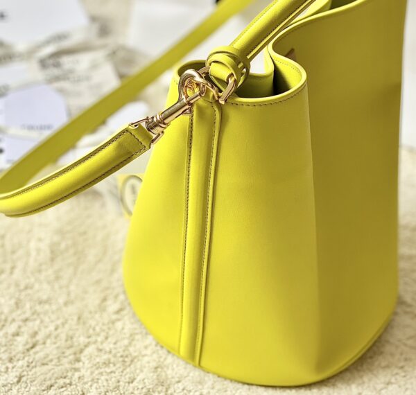 CELINE Bucket 16
