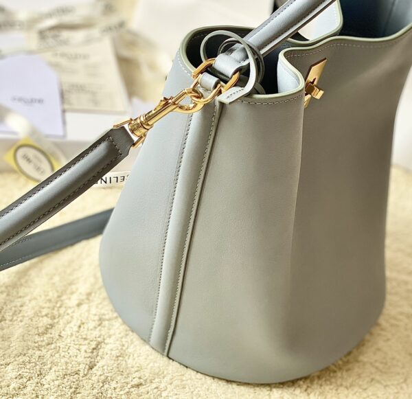 CELINE Bucket 16