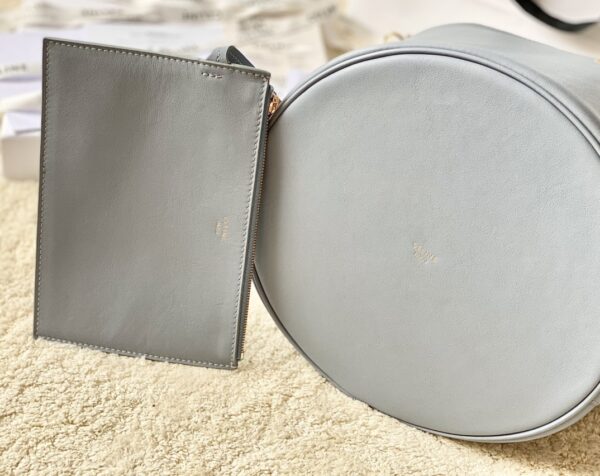 CELINE Bucket 16