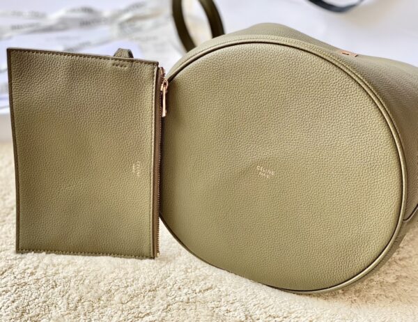 CELINE Bucket 16