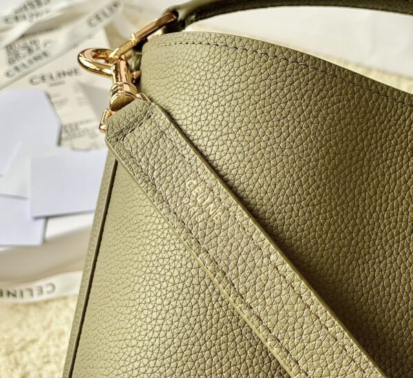 CELINE Bucket 16