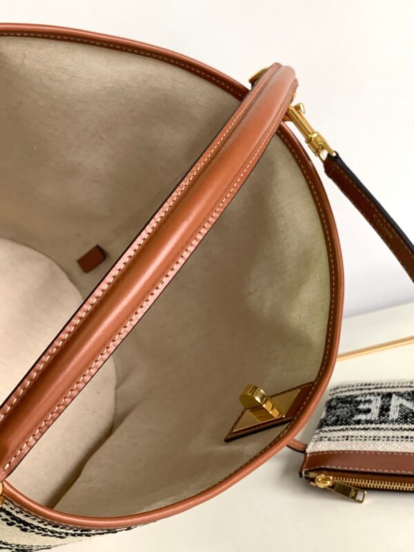 CELINE Bucket 16