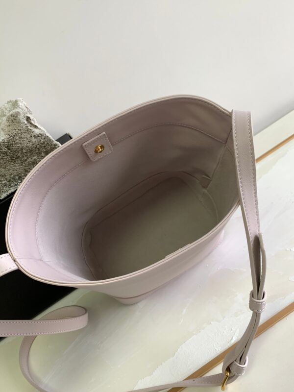 CELINE SMALL BUCKET CUIR TRIOMPHE