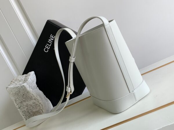 CELINE SMALL BUCKET CUIR TRIOMPHE