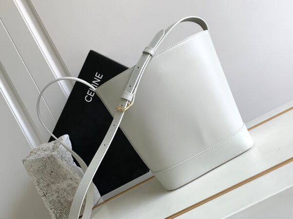 CELINE SMALL BUCKET CUIR TRIOMPHE