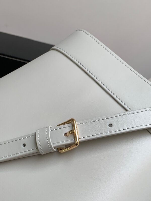 CELINE SMALL BUCKET CUIR TRIOMPHE