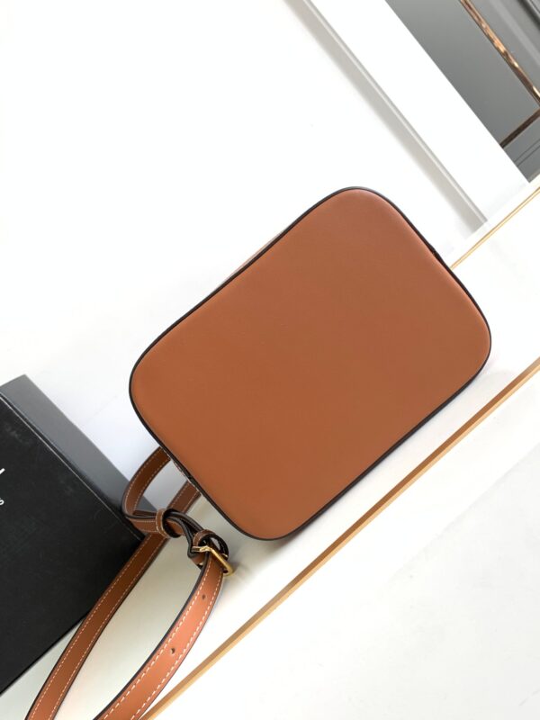 CELINE SMALL BUCKET CUIR TRIOMPHE