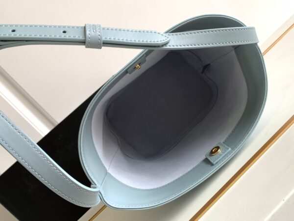 CELINE BUCKET CUIR TRIOMPHE BAG