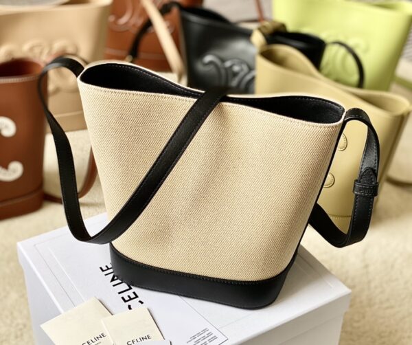 CELINE BUCKET CUIR TRIOMPHE BAG