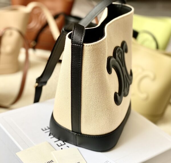 CELINE BUCKET CUIR TRIOMPHE BAG