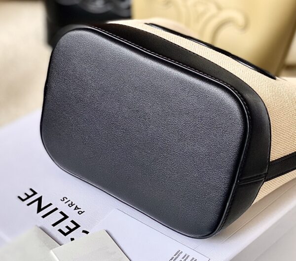 CELINE BUCKET CUIR TRIOMPHE BAG