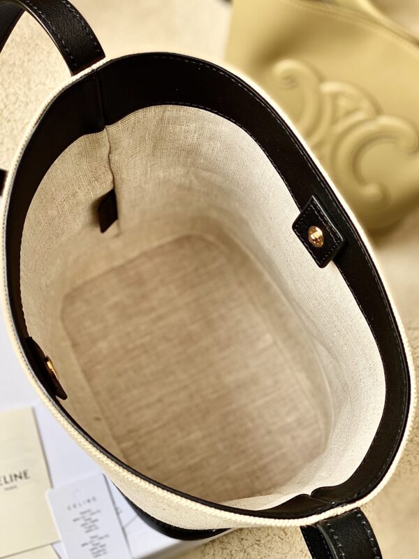 CELINE BUCKET CUIR TRIOMPHE BAG