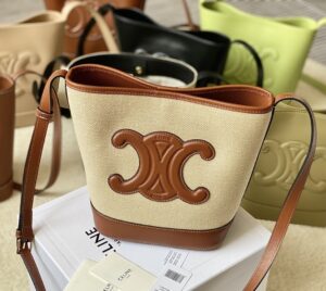 CELINE BUCKET CUIR TRIOMPHE BAG