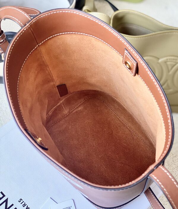 CELINE BUCKET CUIR TRIOMPHE BAG