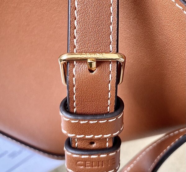 CELINE BUCKET CUIR TRIOMPHE BAG