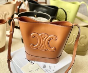 CELINE BUCKET CUIR TRIOMPHE BAG