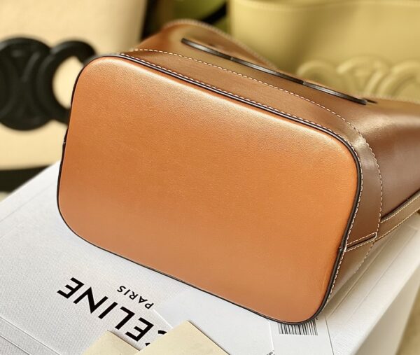 CELINE BUCKET CUIR TRIOMPHE BAG