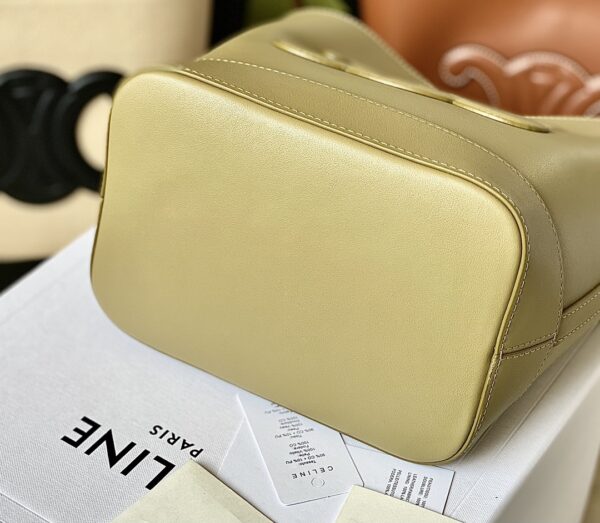 CELINE BUCKET CUIR TRIOMPHE BAG