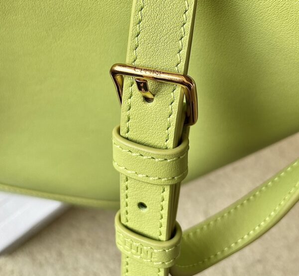 CELINE BUCKET CUIR TRIOMPHE BAG
