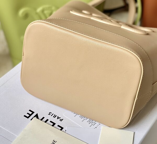 CELINE BUCKET CUIR TRIOMPHE BAG
