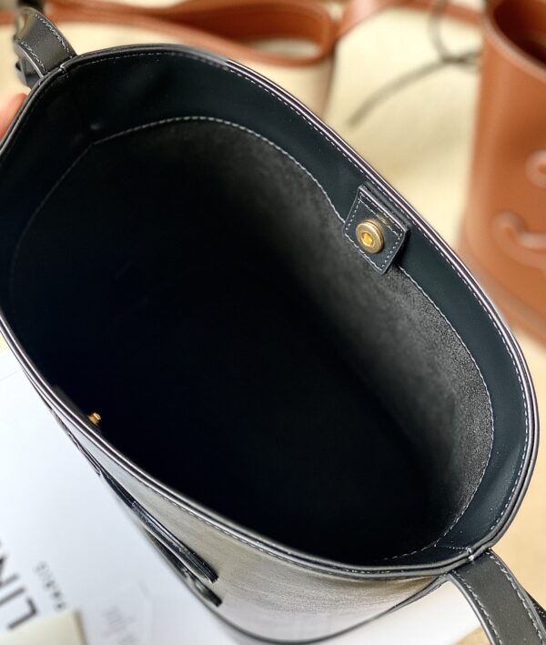 CELINE BUCKET CUIR TRIOMPHE BAG