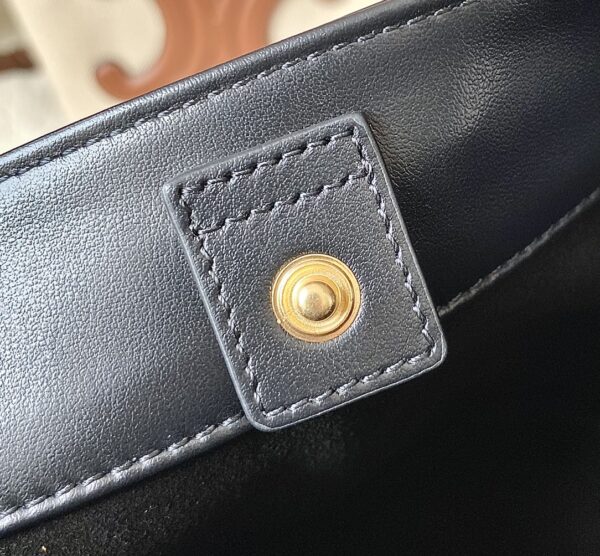 CELINE BUCKET CUIR TRIOMPHE BAG