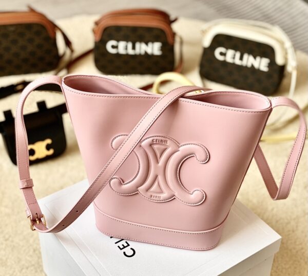 CELINE BUCKET CUIR TRIOMPHE BAG