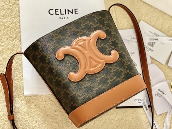 CELINE BUCKET CUIR TRIOMPHE BAG