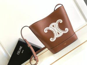 CELINE BUCKET CUIR TRIOMPHE BAG